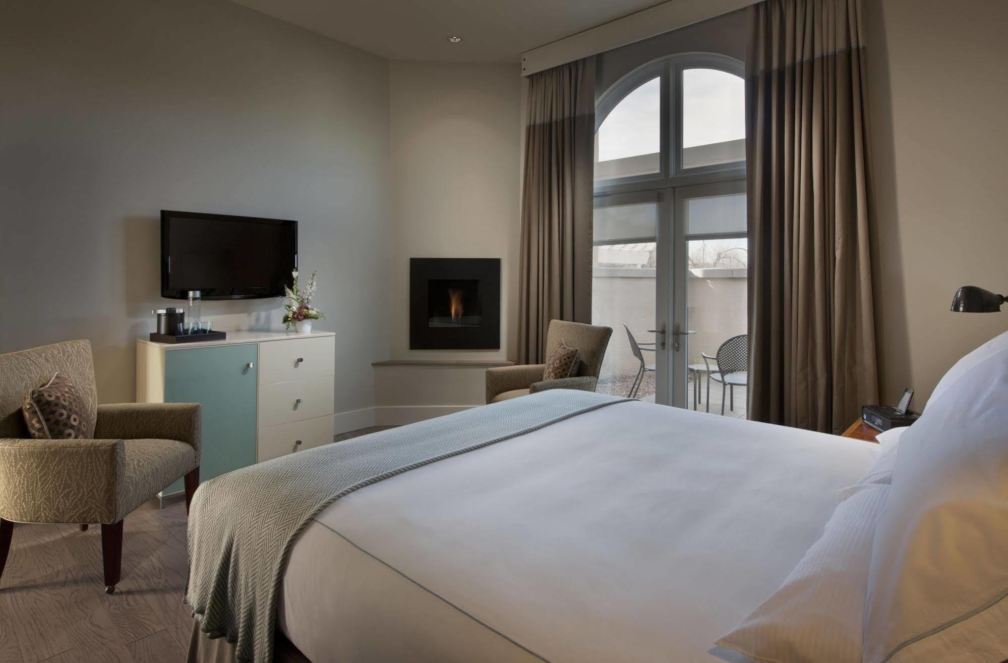 Hotel Parq Central Албукерке Екстериор снимка